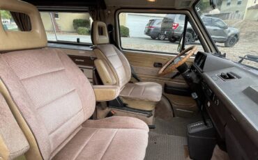 Volkswagen-vanagon-camper-1986-2