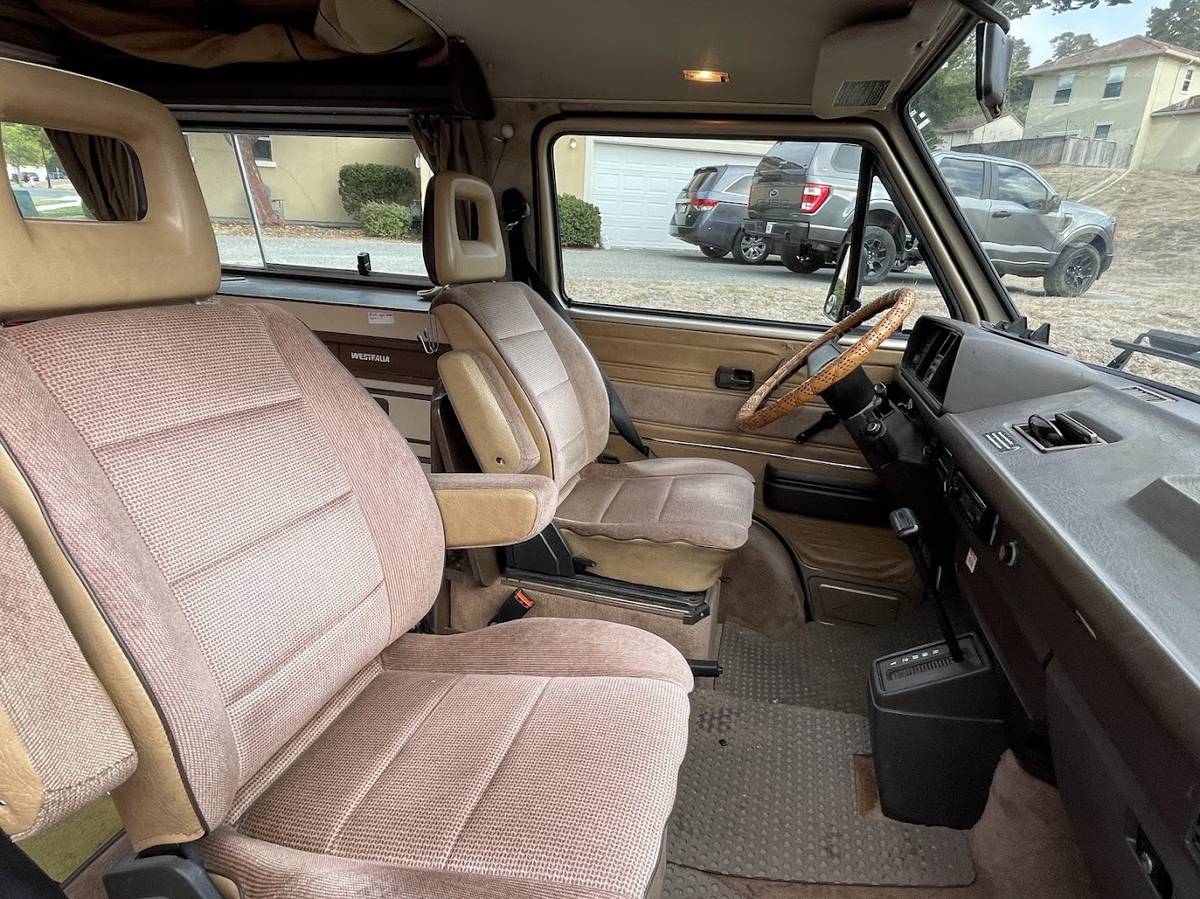 Volkswagen-vanagon-camper-1986-2