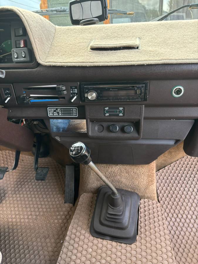 Volkswagen-vanagon-camper-1986-22
