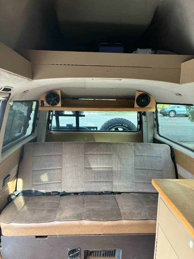 Volkswagen-vanagon-camper-1986-6