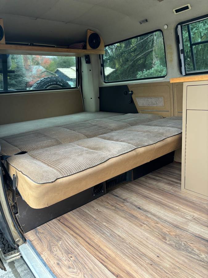 Volkswagen-vanagon-camper-1986-8