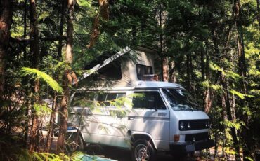 Volkswagen-vanagon-camper-1986-white-1