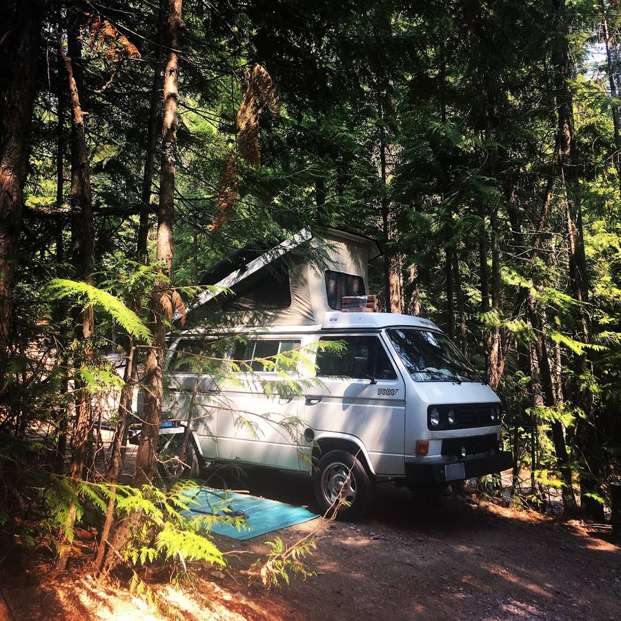 Volkswagen-vanagon-camper-1986-white-1