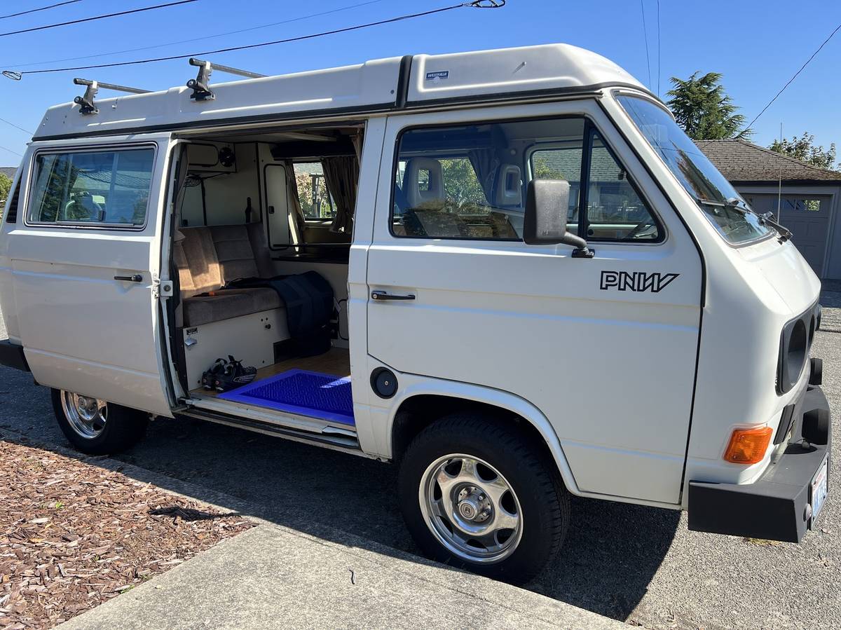 Volkswagen-vanagon-camper-1986-white-19