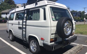 Volkswagen-vanagon-camper-1986-white-21