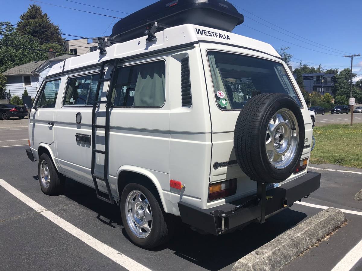 Volkswagen-vanagon-camper-1986-white-21