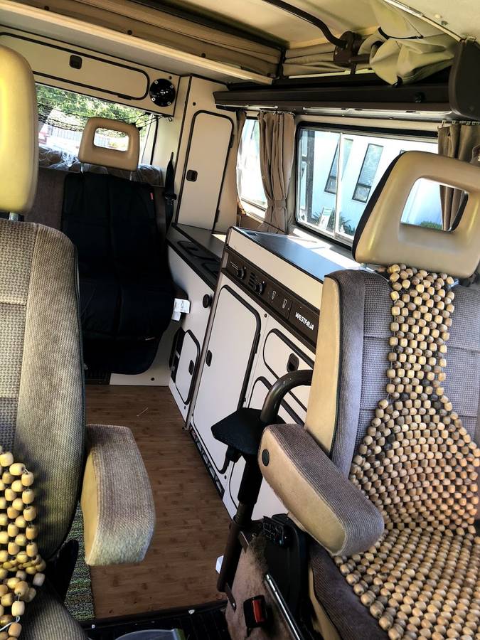 Volkswagen-vanagon-camper-1986-white-7