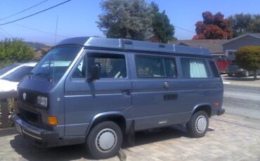 Volkswagen-vanagon-camper-1987-blue