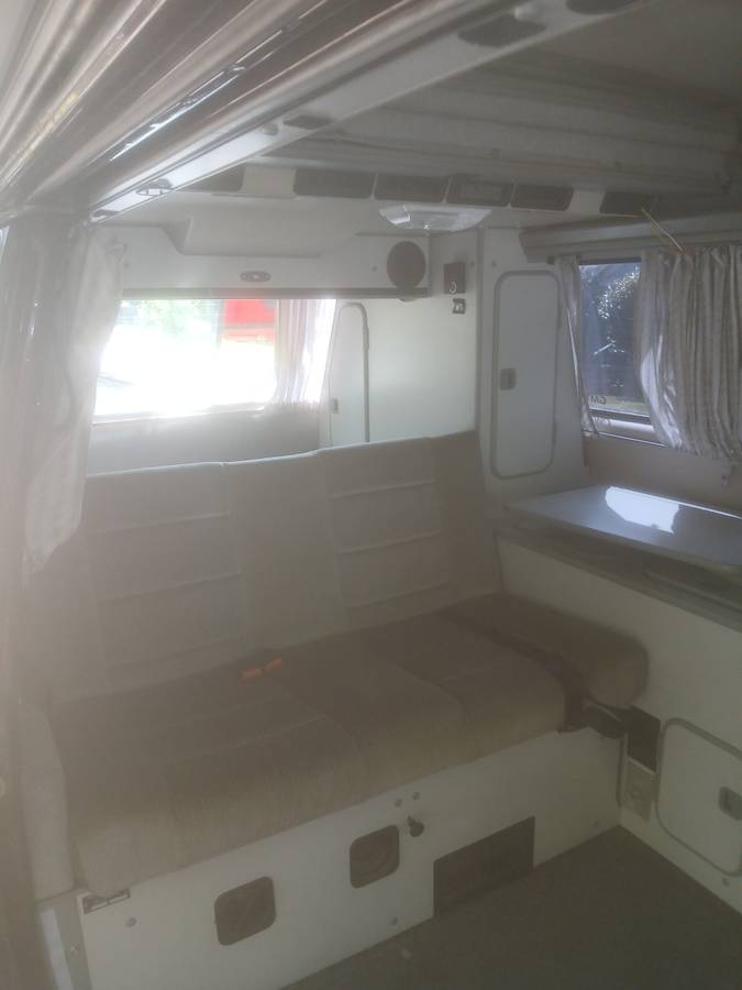 Volkswagen-vanagon-camper-1991-red-5