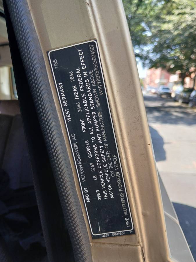 Volkswagen-vanagon-gl-syncro-1986-brown-3