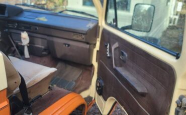 Volkswagen-vanagon-l-1982-orange-1