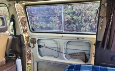 Volkswagen-vanagon-l-1982-orange-3