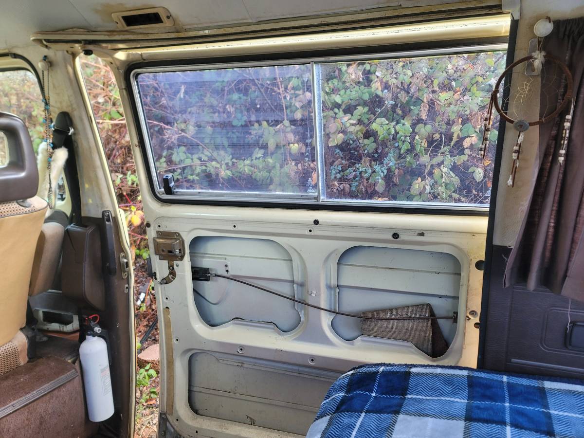 Volkswagen-vanagon-l-1982-orange-3