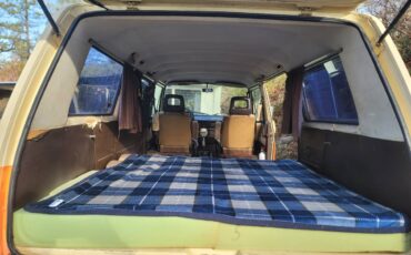 Volkswagen-vanagon-l-1982-orange-4