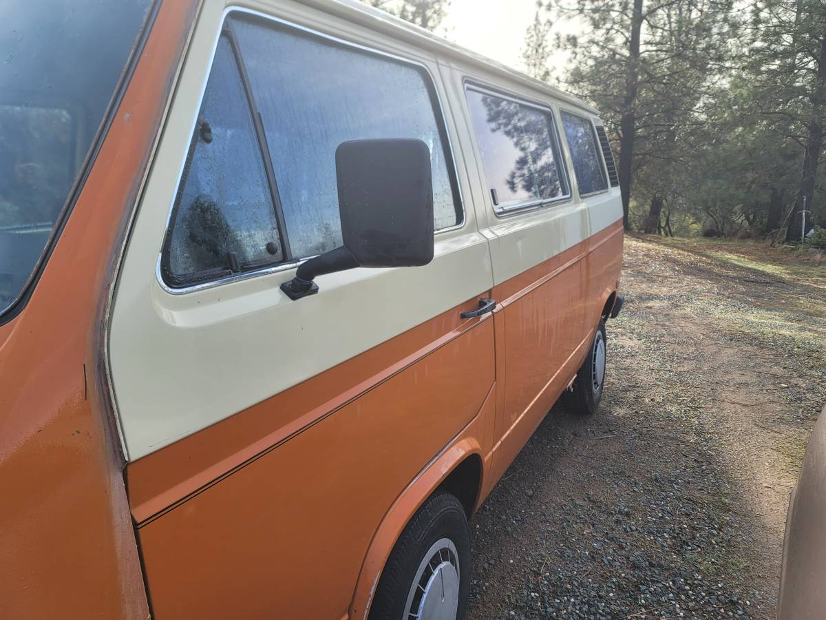 Volkswagen-vanagon-l-1982-orange