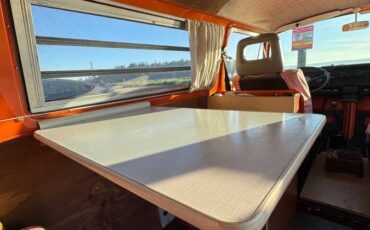 Volkswagen-vanagon-westfalia-1971-orange-11