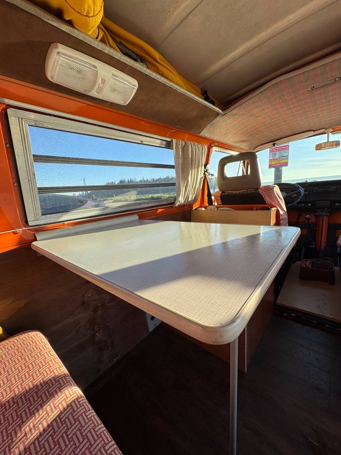 Volkswagen-vanagon-westfalia-1971-orange-11
