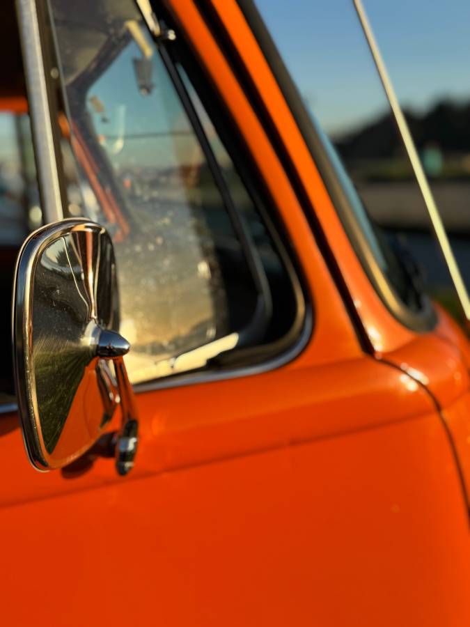 Volkswagen-vanagon-westfalia-1971-orange-13
