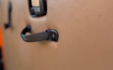Volkswagen-vanagon-westfalia-1971-orange-17