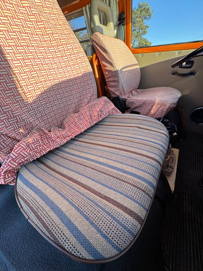 Volkswagen-vanagon-westfalia-1971-orange-18