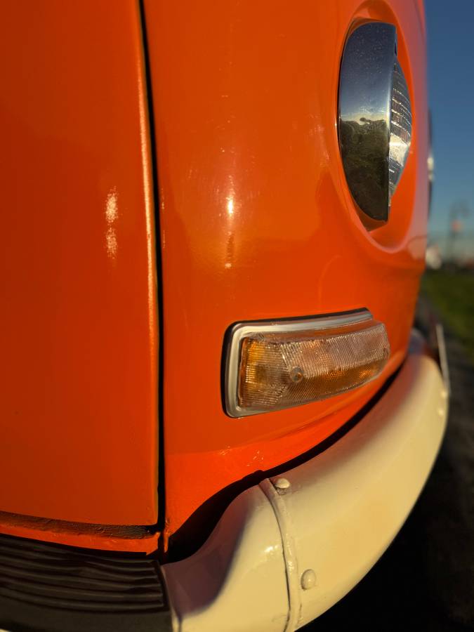Volkswagen-vanagon-westfalia-1971-orange-3