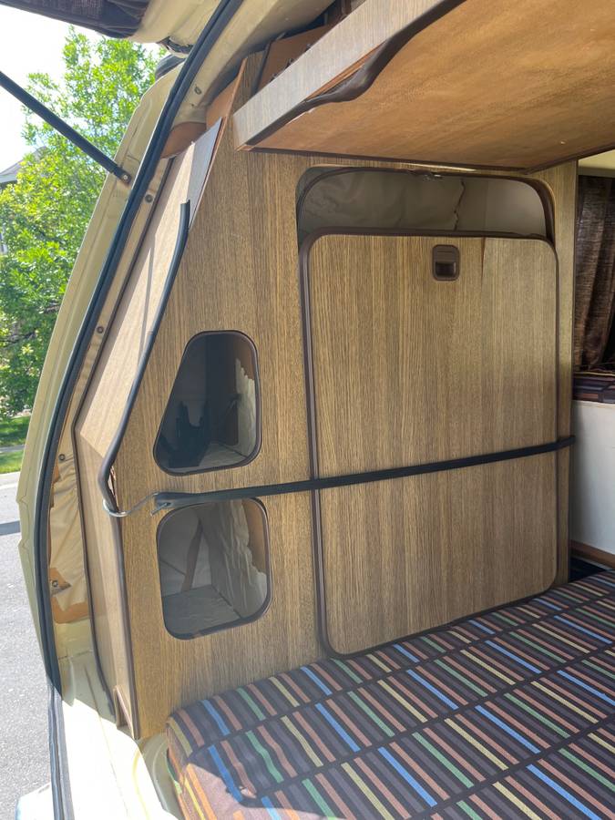 Volkswagen-vanagon-westfalia-1981-yellow-1