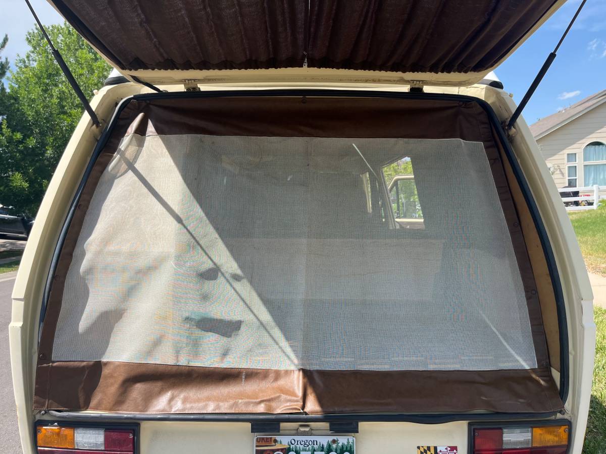 Volkswagen-vanagon-westfalia-1981-yellow-2