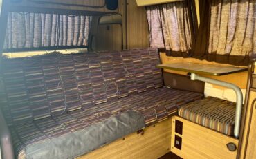 Volkswagen-vanagon-westfalia-1981-yellow-20