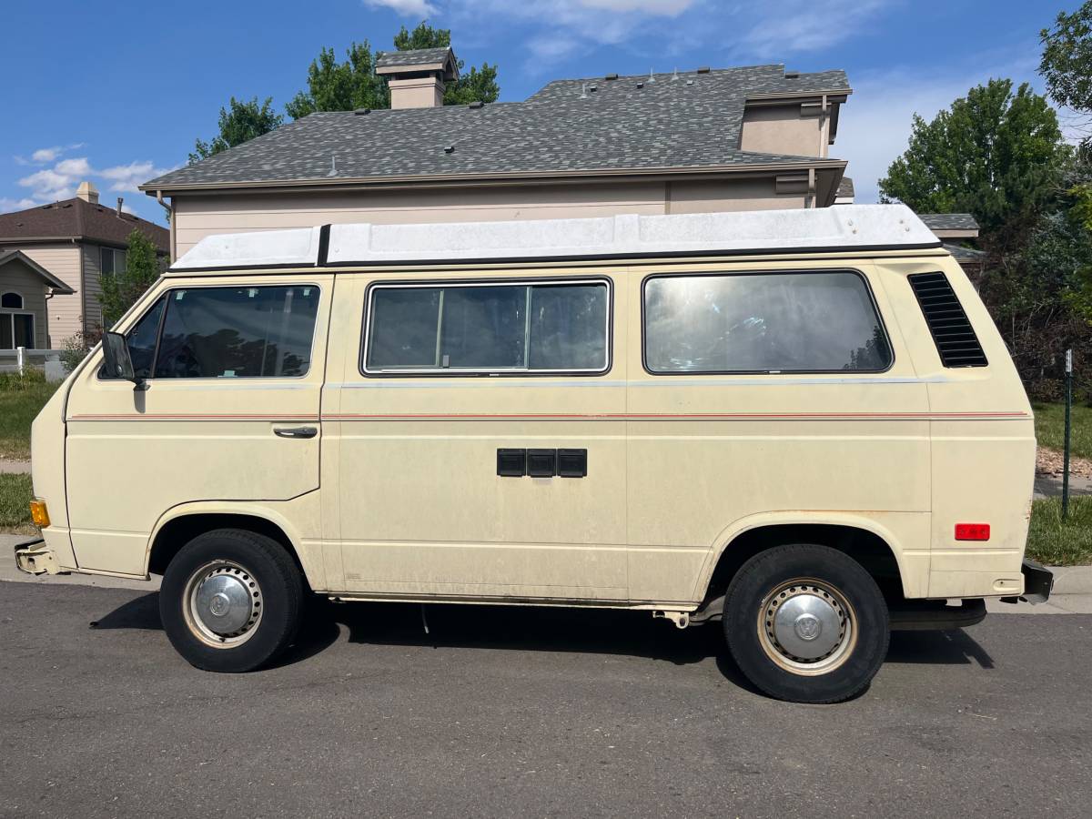 Volkswagen-vanagon-westfalia-1981-yellow-4