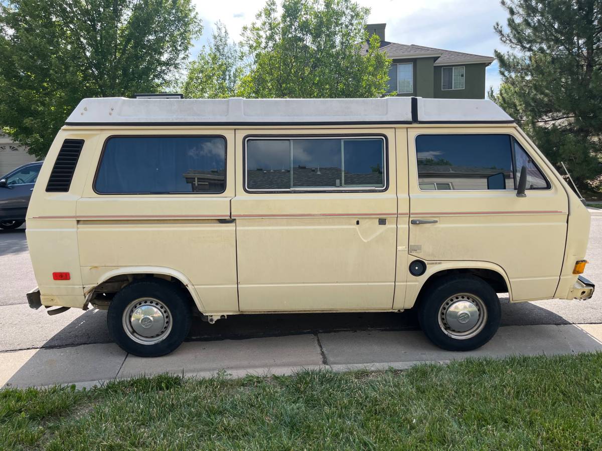 Volkswagen-vanagon-westfalia-1981-yellow-6