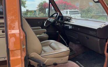 Volkswagen-vanagon-westfalia-1983-orange-2