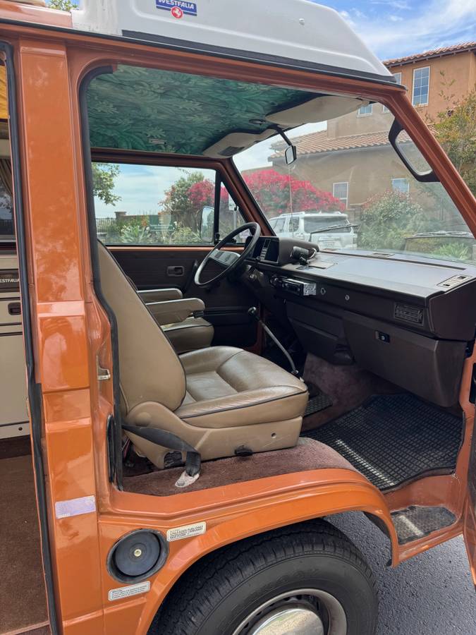 Volkswagen-vanagon-westfalia-1983-orange-2