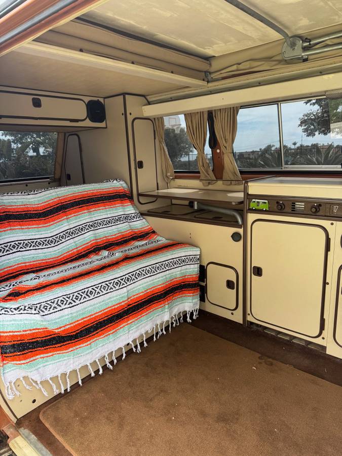 Volkswagen-vanagon-westfalia-1983-orange-5