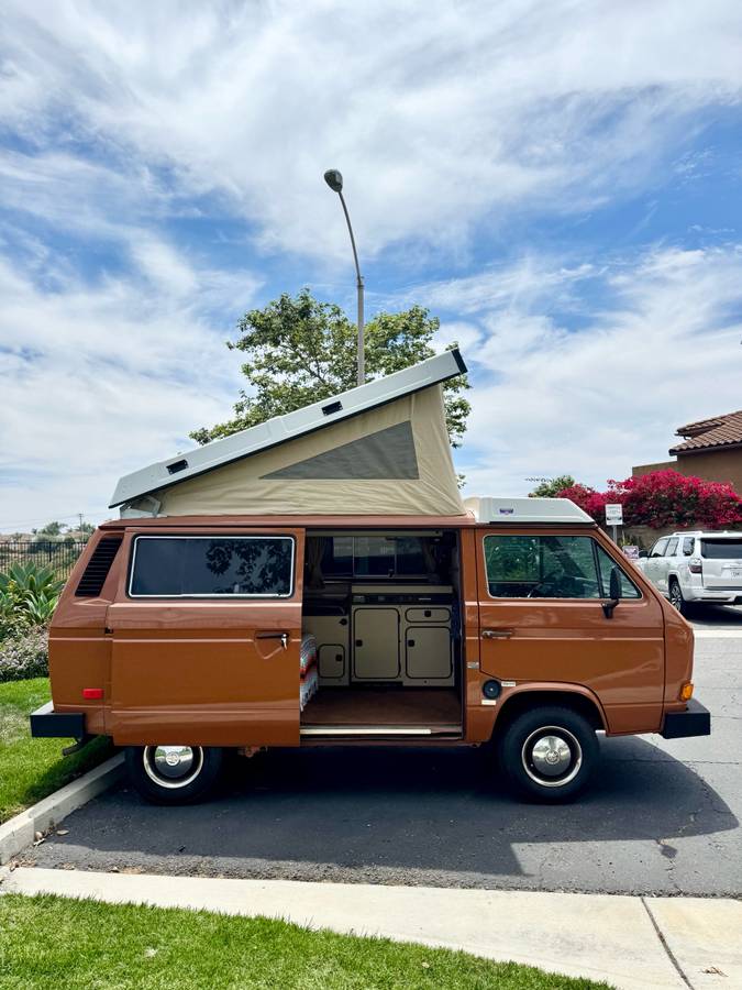 Volkswagen-vanagon-westfalia-1983-orange