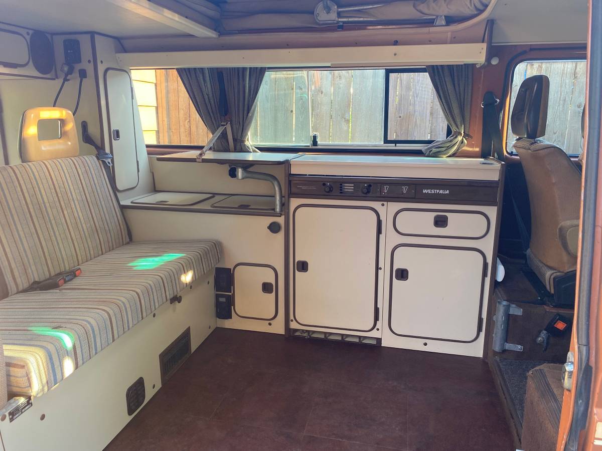 Volkswagen-vanagon-westfalia-1984-brown-8