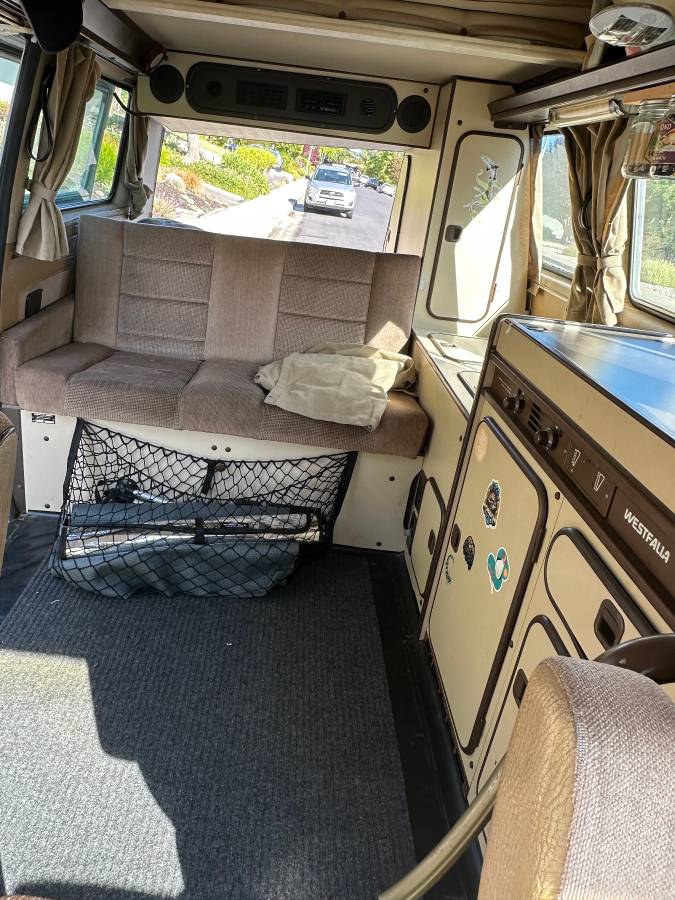 Volkswagen-vanagon-westfalia-1985-3