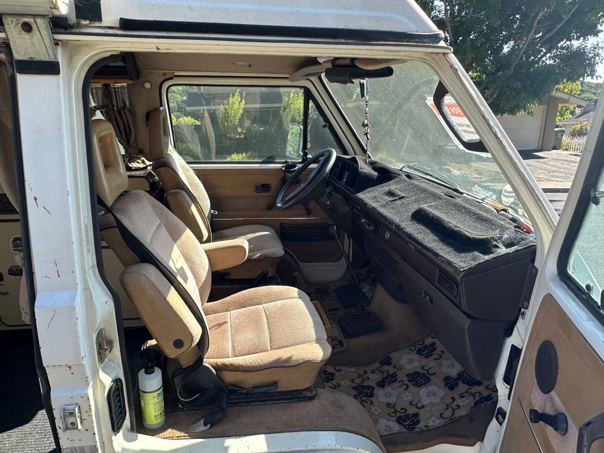 Volkswagen-vanagon-westfalia-1985-5