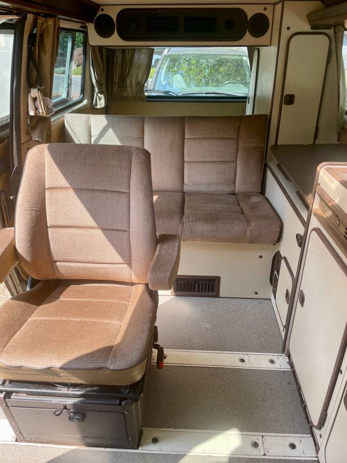 Volkswagen-vanagon-westfalia-1985-brown-5