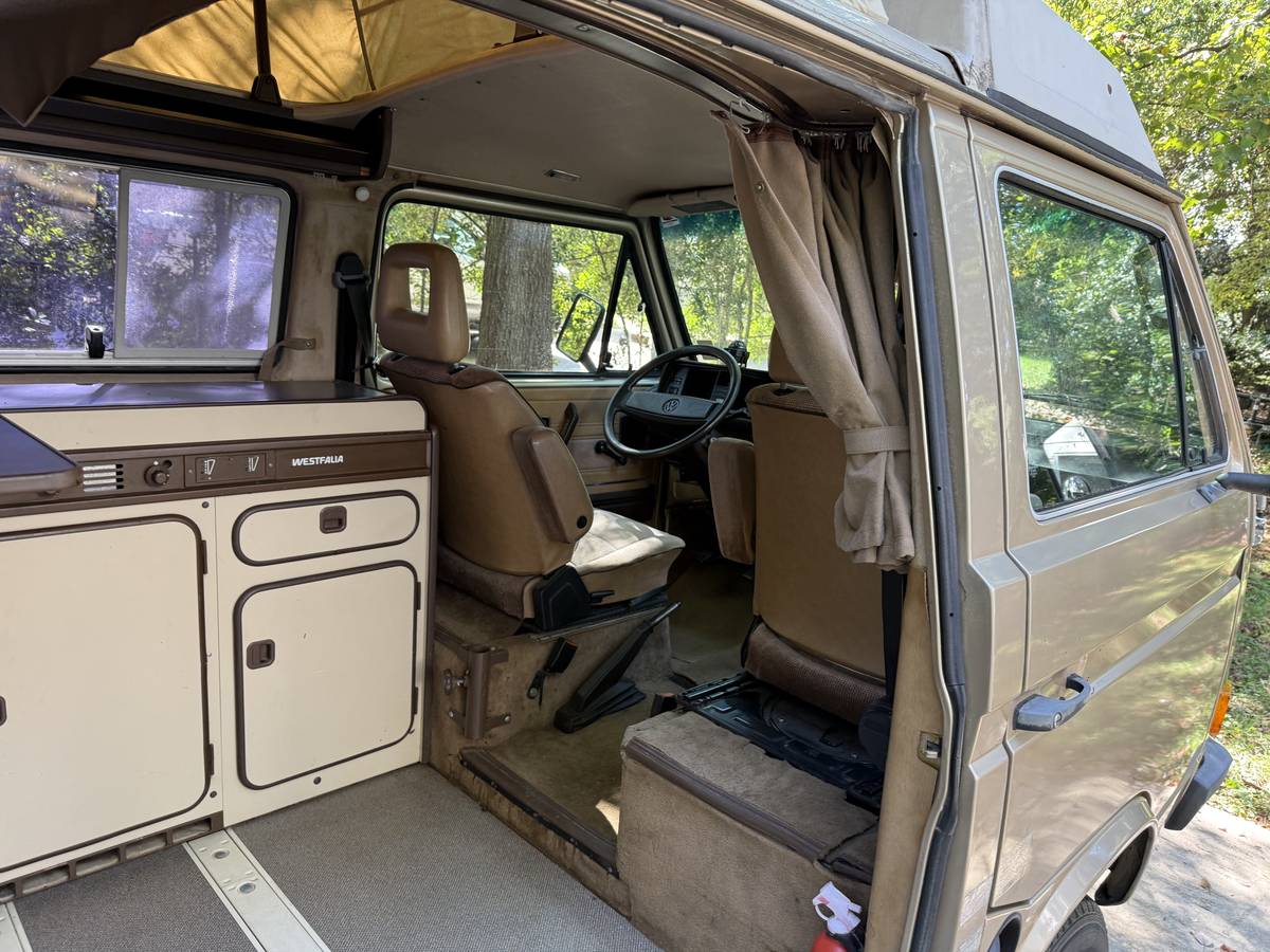 Volkswagen-vanagon-westfalia-1985-custom-14