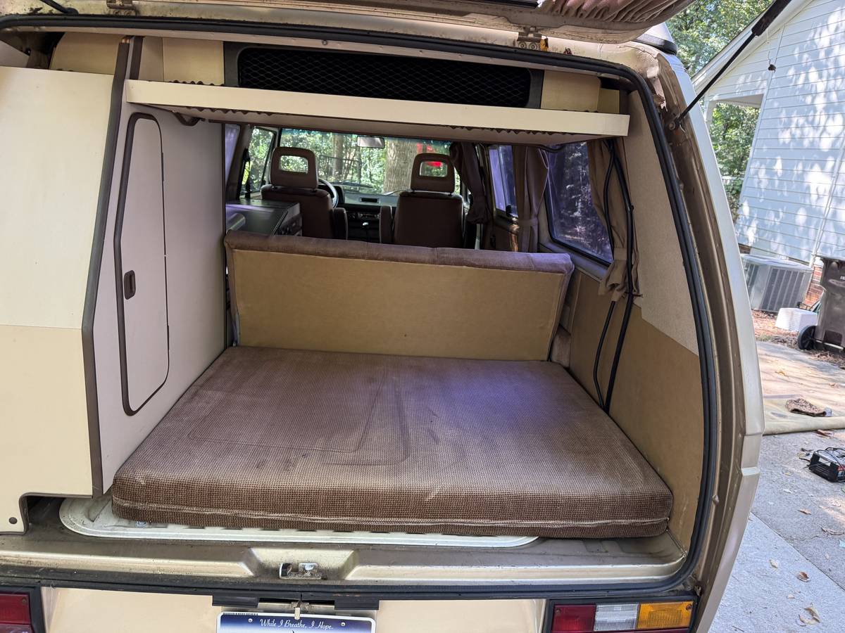 Volkswagen-vanagon-westfalia-1985-custom-16