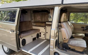 Volkswagen-vanagon-westfalia-1985-custom-17