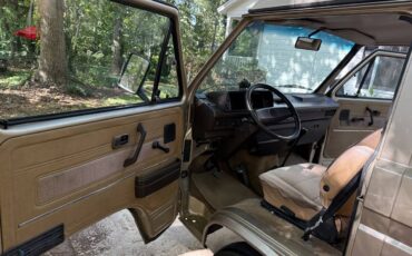 Volkswagen-vanagon-westfalia-1985-custom-18