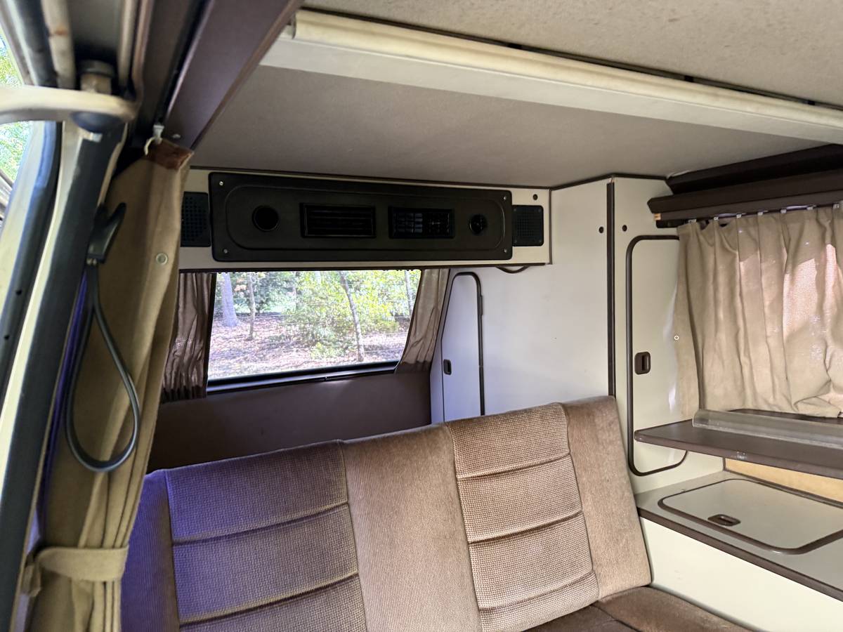 Volkswagen-vanagon-westfalia-1985-custom-4