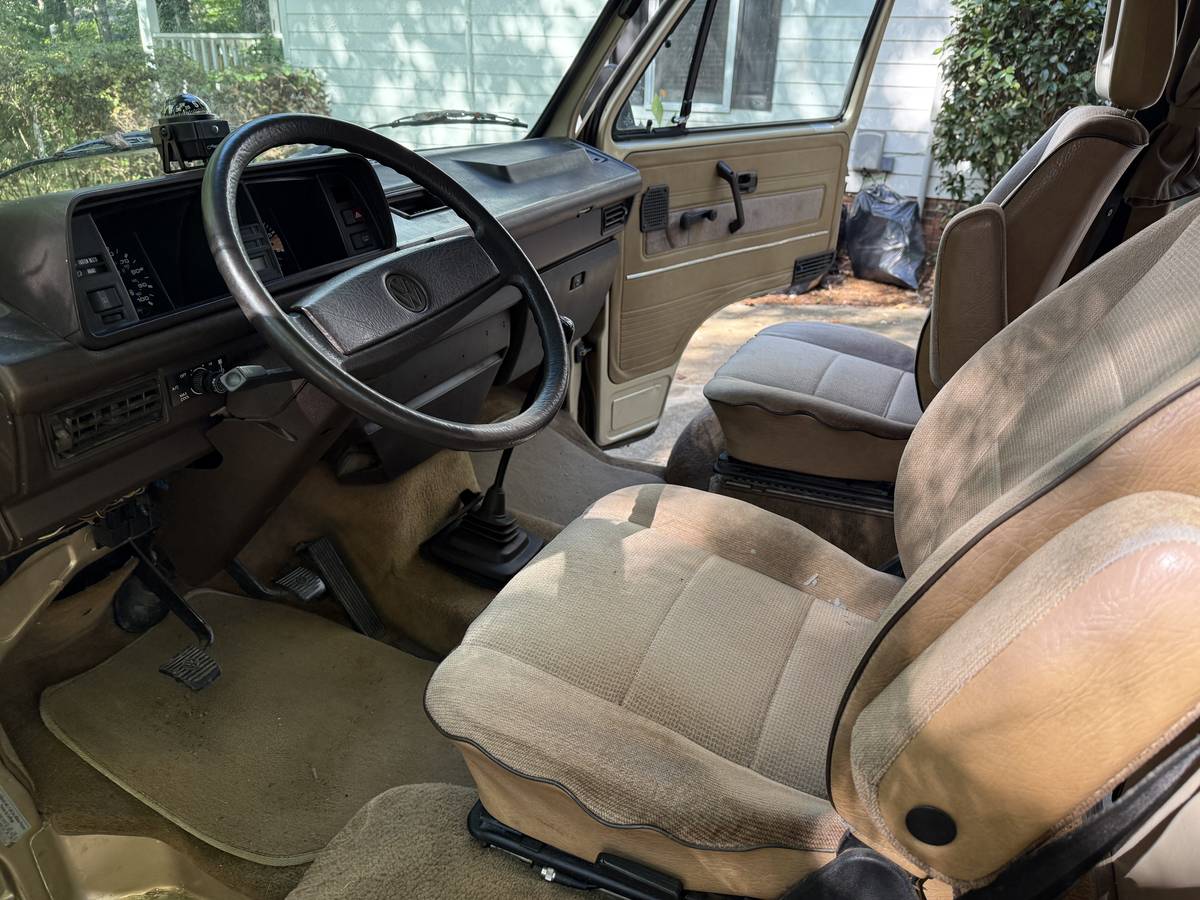 Volkswagen-vanagon-westfalia-1985-custom-7