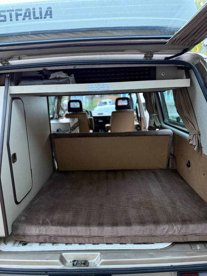 Volkswagen-vanagon-westfalia-1986-23