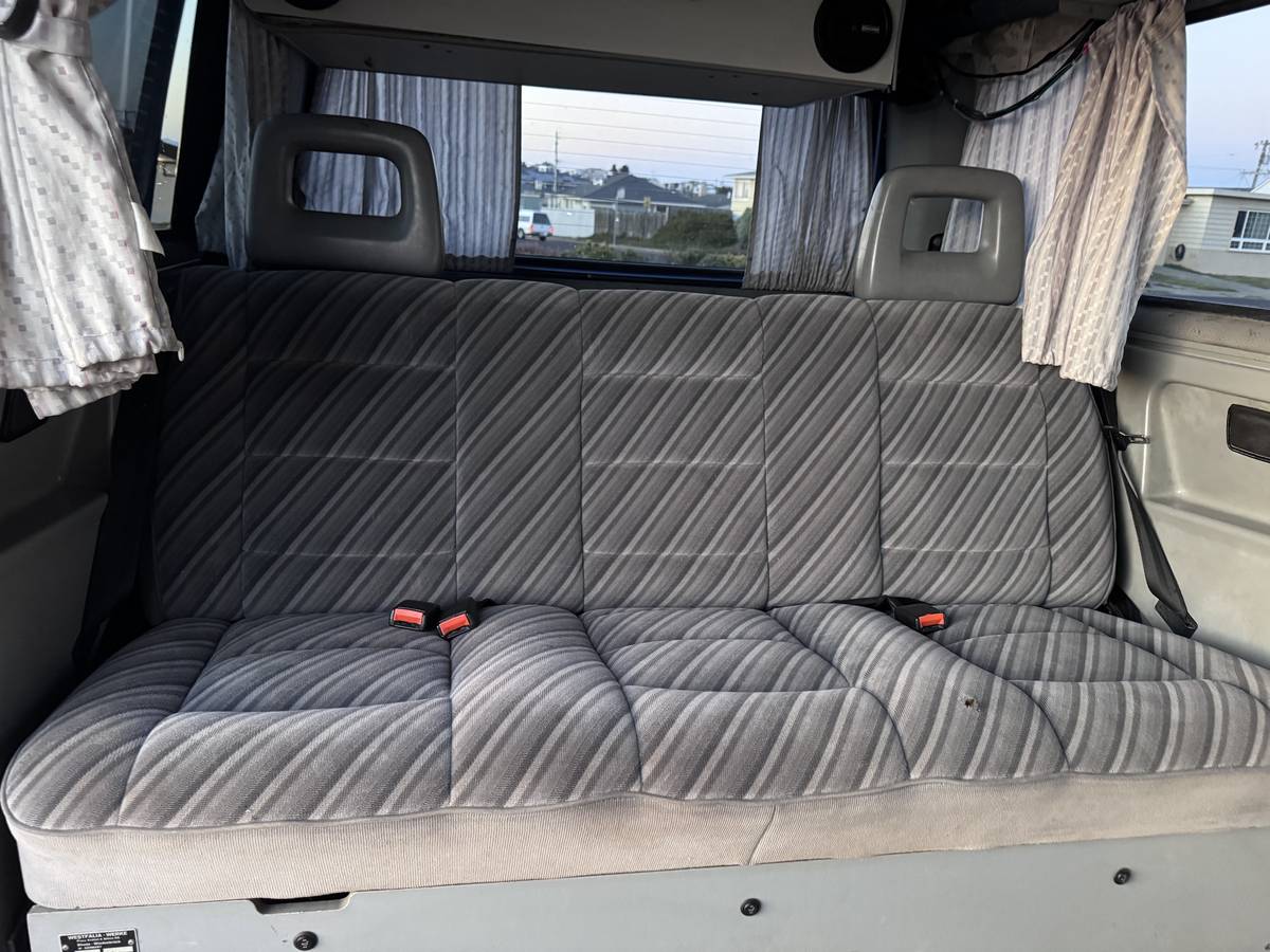 Volkswagen-vanagon-westfalia-1989-blue-12