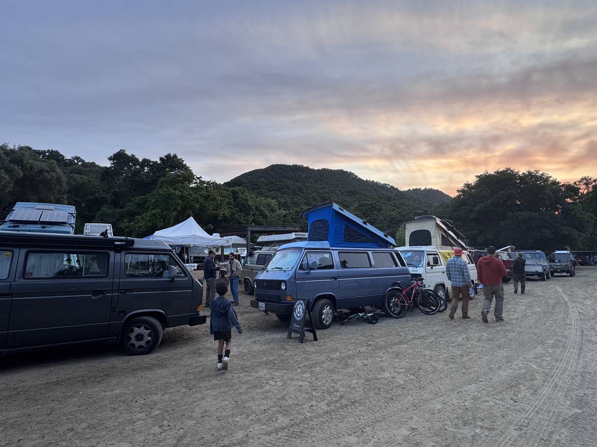 Volkswagen-vanagon-westfalia-1989-blue-23