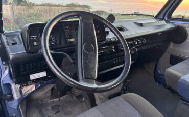 Volkswagen-vanagon-westfalia-1989-blue-8