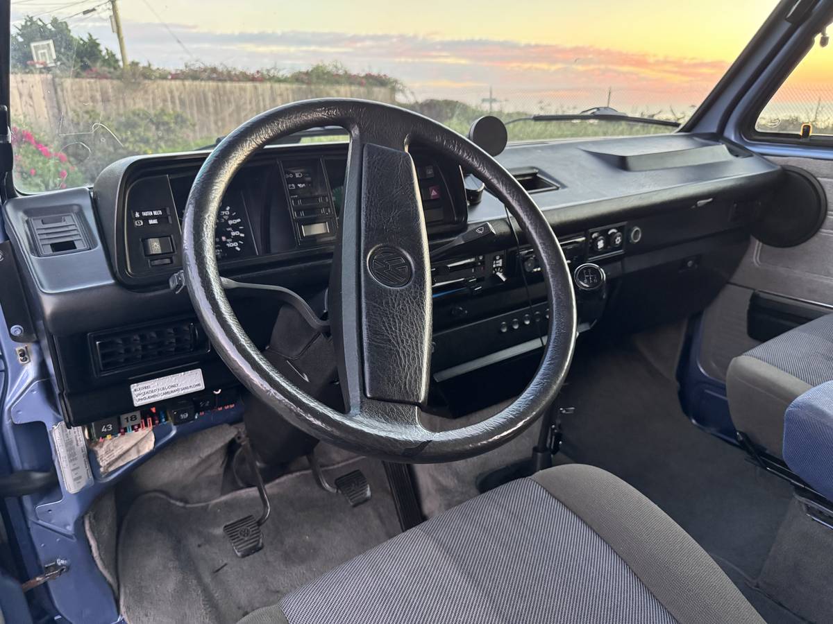 Volkswagen-vanagon-westfalia-1989-blue-8