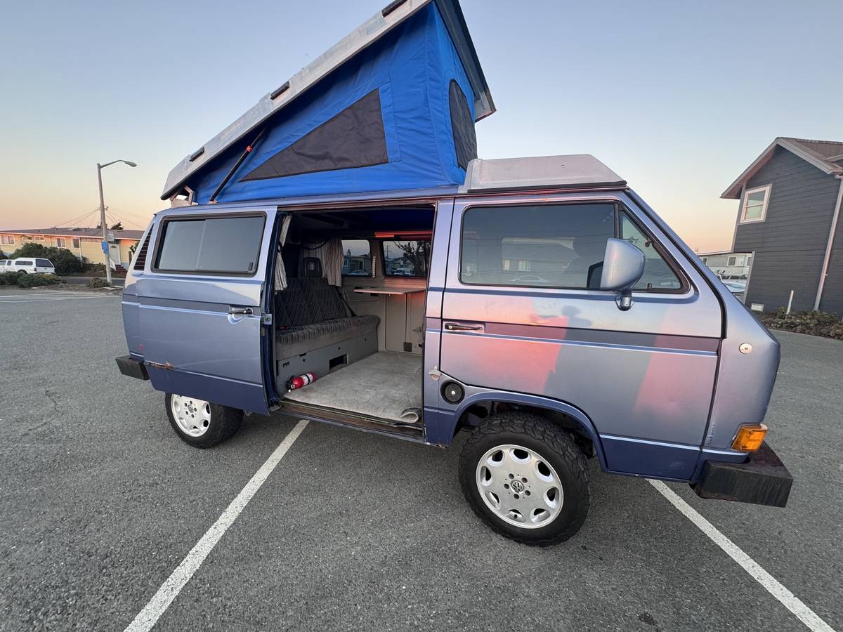 Volkswagen-vanagon-westfalia-1989-blue